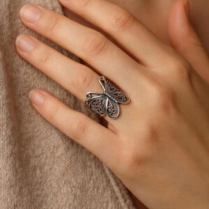 Anillo de mariposa