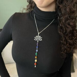 Collar de cuarzos con flor de loto