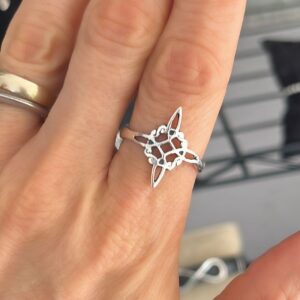 Anillo nudo de bruja